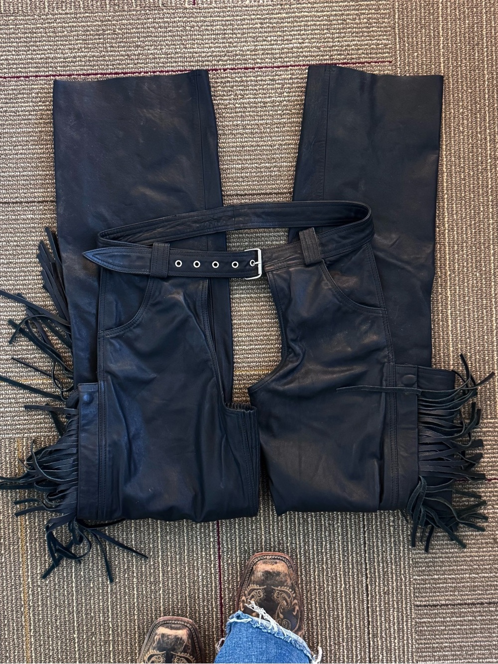 🖤 Harley-Style Leather Fringe Chaps – Black – Western / Biker Vibes